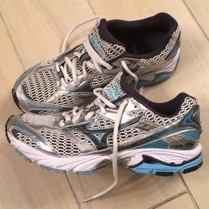 mizuno wave nexus 6 2015